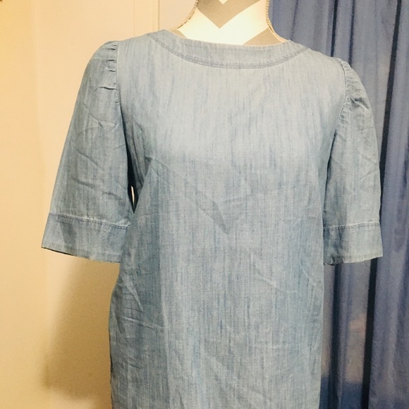 LOFT Tops - Loft puff sleeve Chambray top